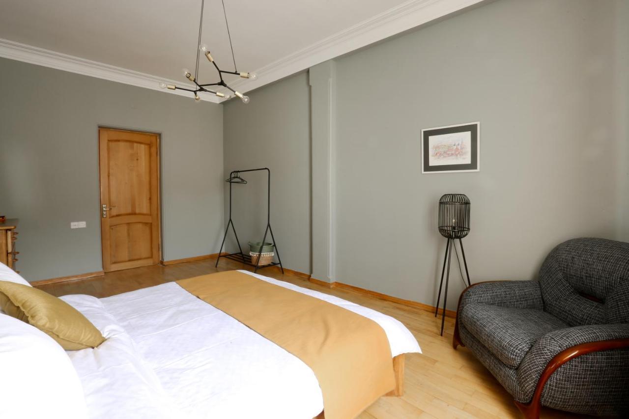 Hotelise I Our-Yard Apartment Єреван Екстер'єр фото