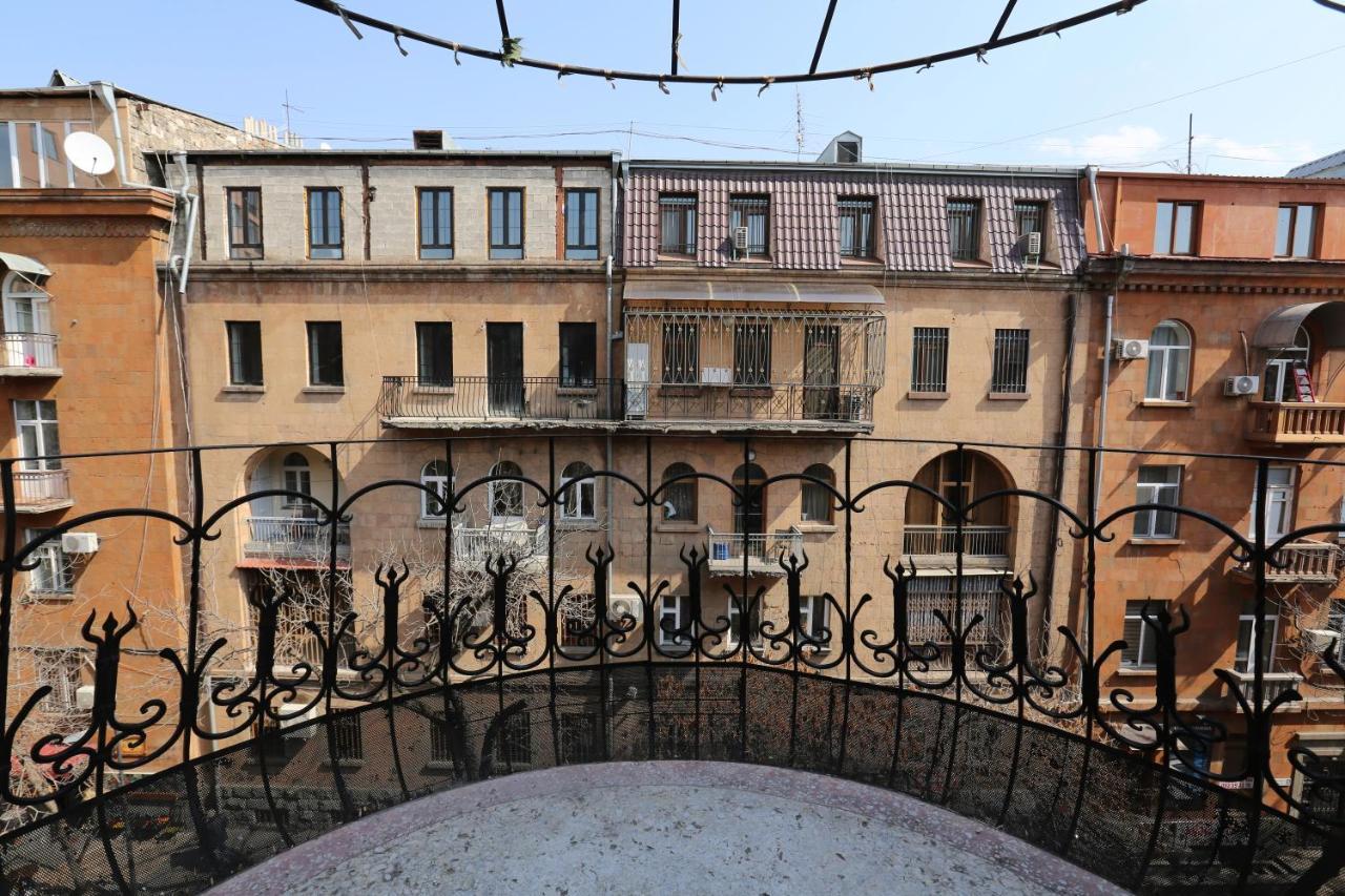 Hotelise I Our-Yard Apartment Єреван Екстер'єр фото
